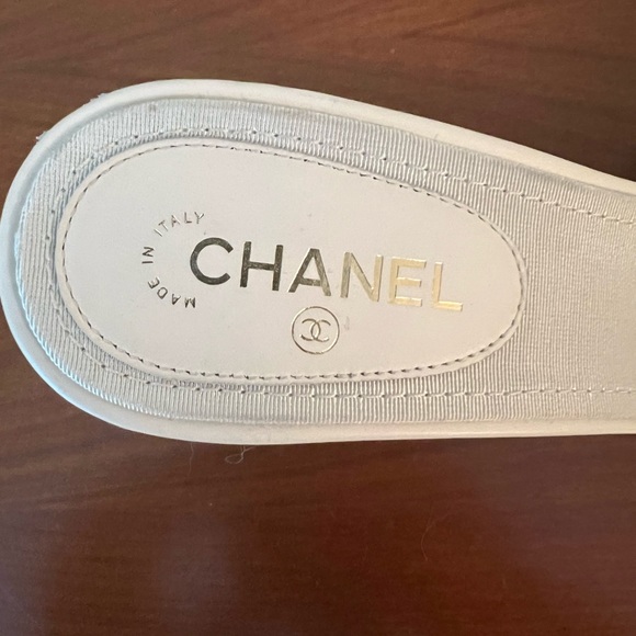 Vintage Chanel White Sandal 36.5 US 6.5 - Picture 3 of 9